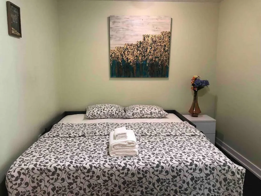 Lägenhet Comfy 1Br & Den With Balcony- Close To Cn Tower Toronto